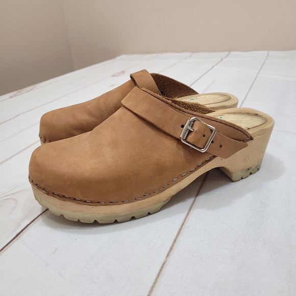 Lotta From Stockholm Shoes - Lotta brown tan leather nubuck clogs tractor sole